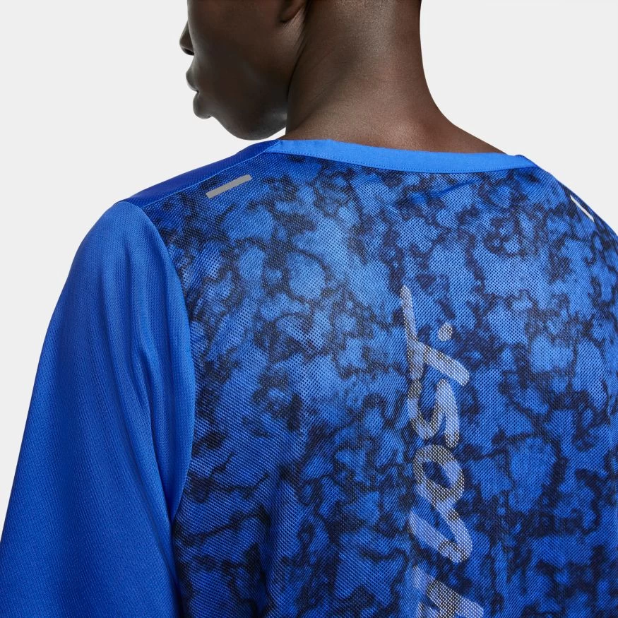 Nike Rise 365 Wild Run Men's Short-Sleeve Top 7 Nike Rise 365 Wild Run Men's Short-Sleeve Top - Image 5