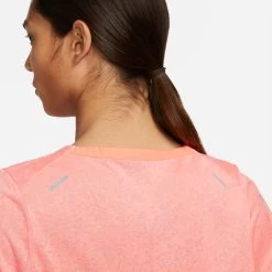 Nike Rise 365 Run Division Men's Short-Sleeve Running Top 11 Nike Rise 365 Run Division Men's Short-Sleeve Running Top -Passion Sports Store DA0421 854 PHSYM004