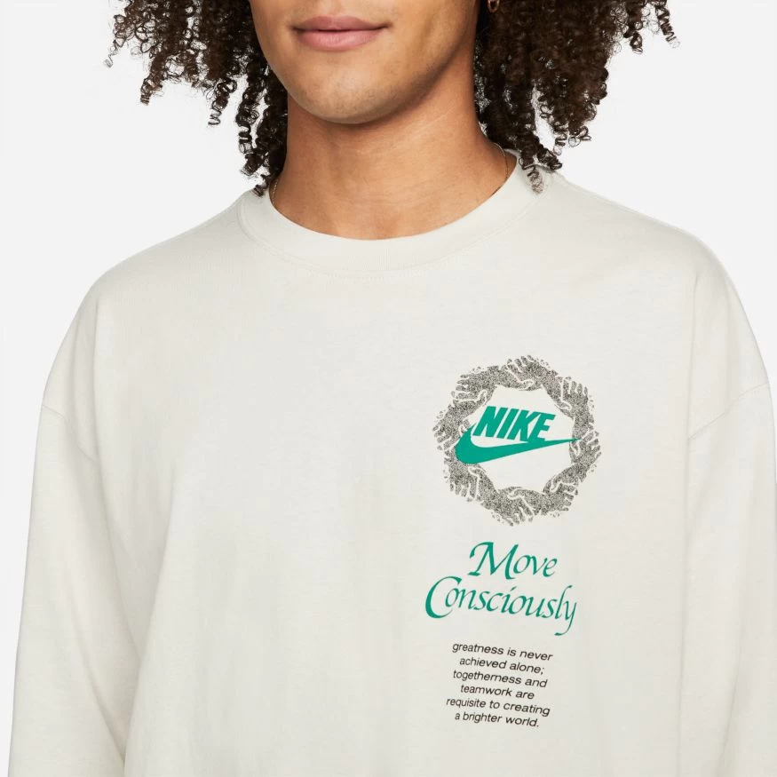 Nike Sportswear Men's Long-Sleeve T-Shirt 5 Nike Sportswear Men's Long-Sleeve T-Shirt - Image 3