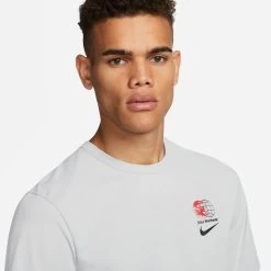 Nike Dri-Fit UV Hyverse Men's Short-Sleeve Graphic Fitness Top 10 Nike Dri-Fit UV Hyverse Men's Short-Sleeve Graphic Fitness Top -Passion Sports Store DV9843 077 PHSYM001