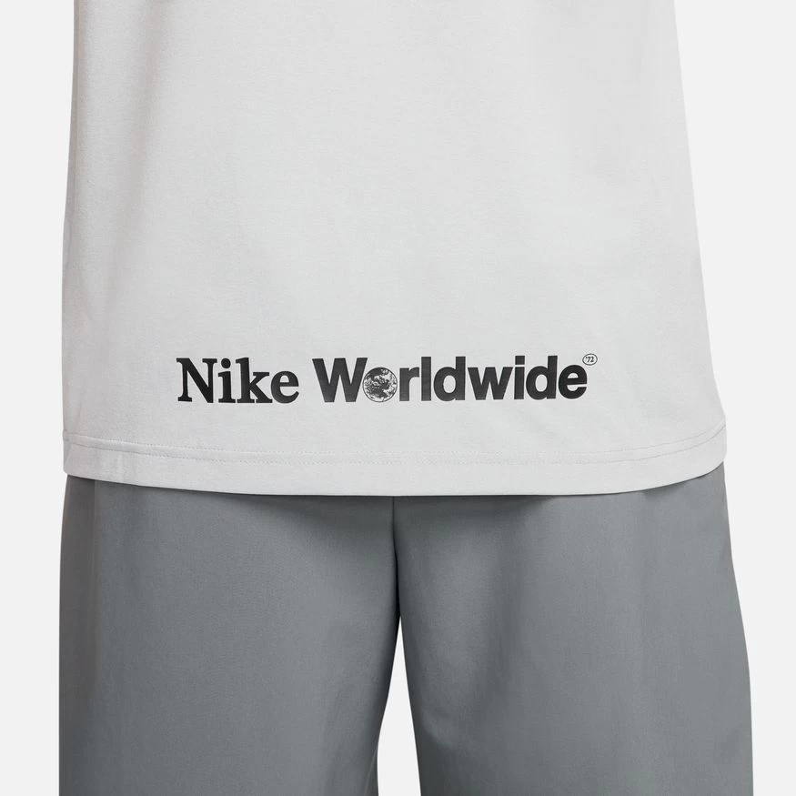 Nike Dri-Fit UV Hyverse Men's Short-Sleeve Graphic Fitness Top 7 Nike Dri-Fit UV Hyverse Men's Short-Sleeve Graphic Fitness Top - Image 5